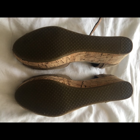 Taupe Toms wedges - Picture 3 of 4